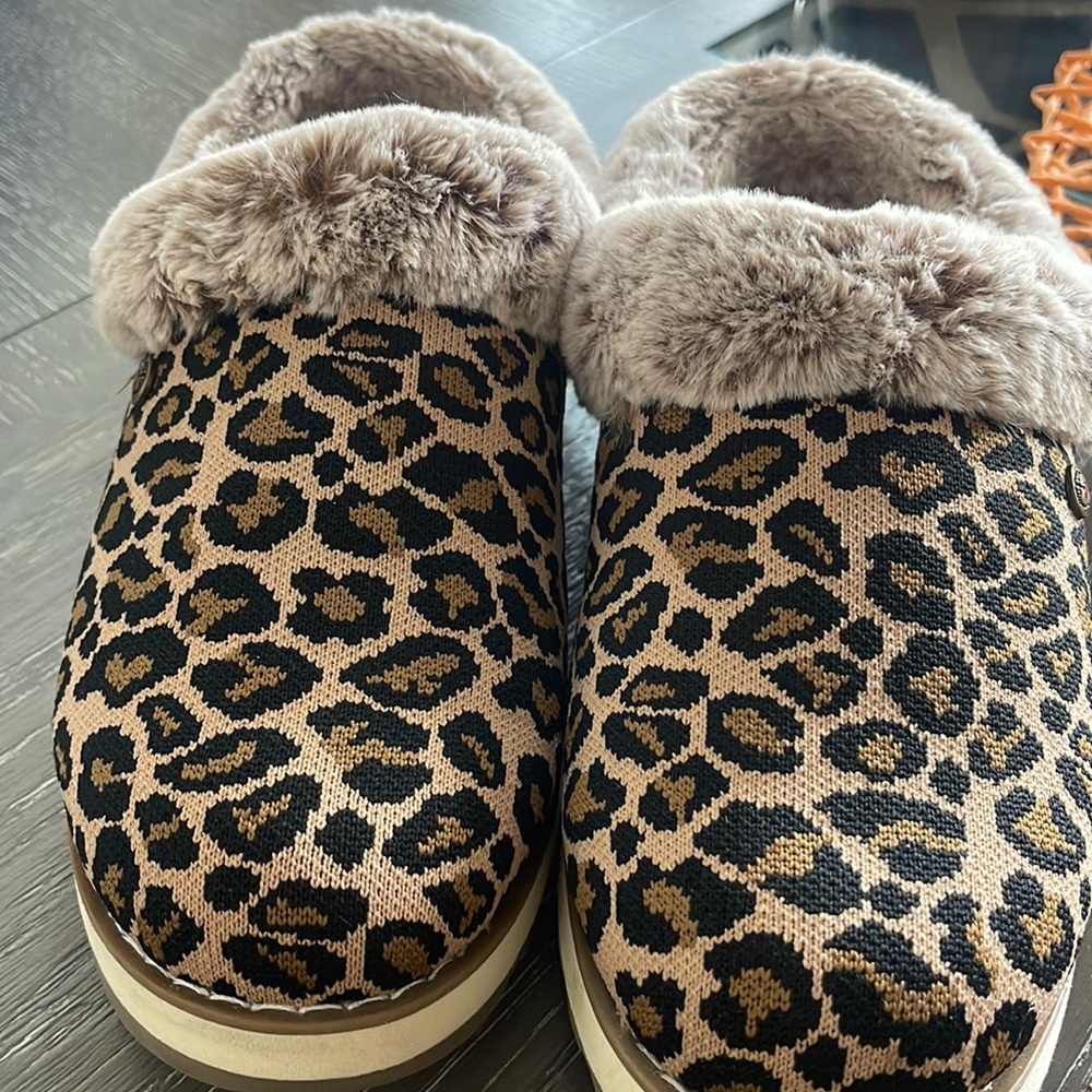 Bobs by Skechers keepsakes cuddle cat slides